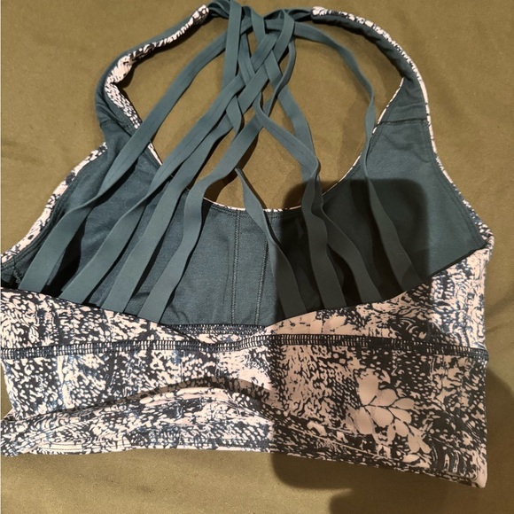 Lululemon sports bra - Picture 2 of 2